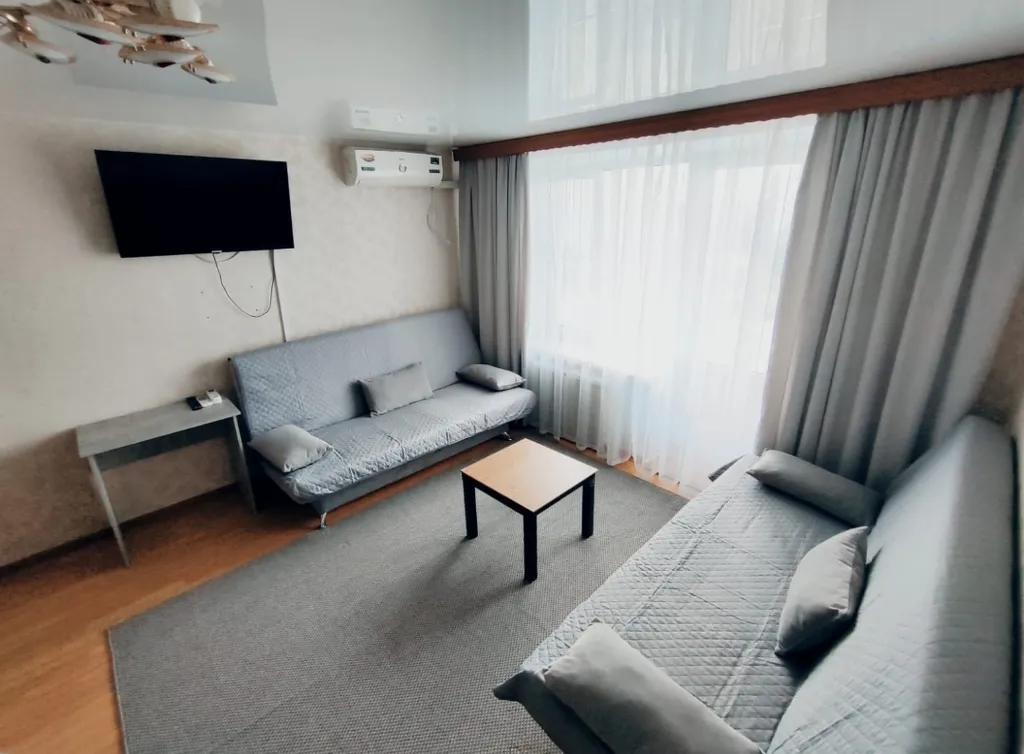 Однокомнатная квартира с панорамным балконом