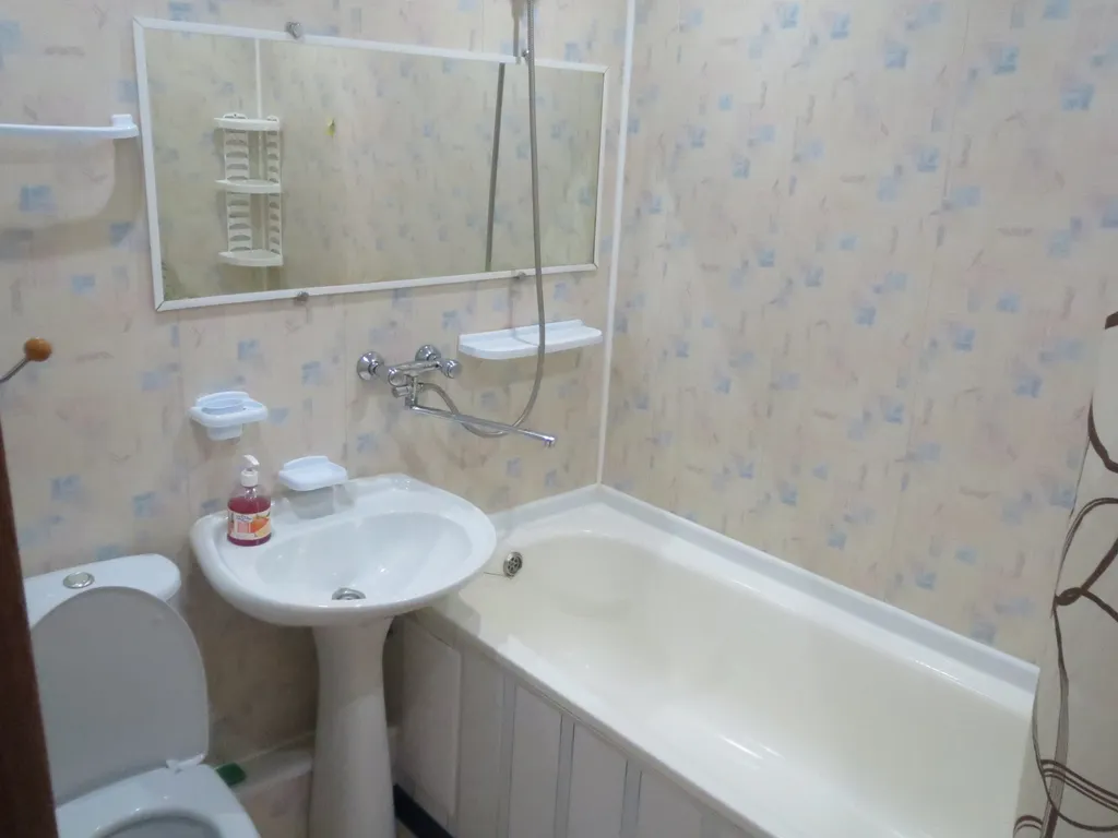 Дом в тихом спальном районе