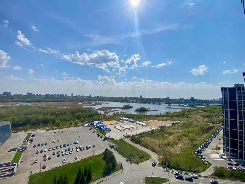 Уютная квартира в центре города с видом на реку Казанка и мост Миллениум