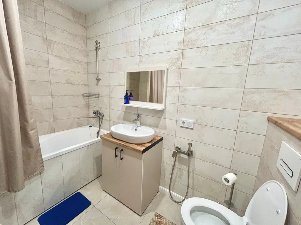 Видовая просторная квартира в новостройке в центре