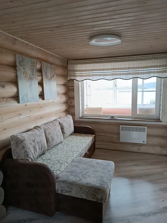 Дом на берегу Ладожского озера