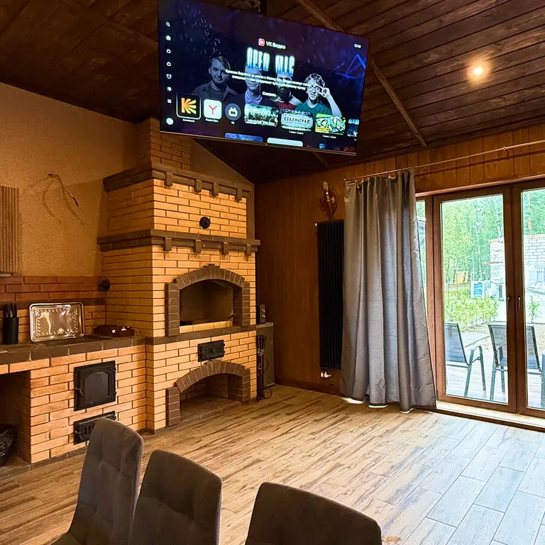 Квартира Большая студия с камином и русской печкой — аренда посуточно в Монино