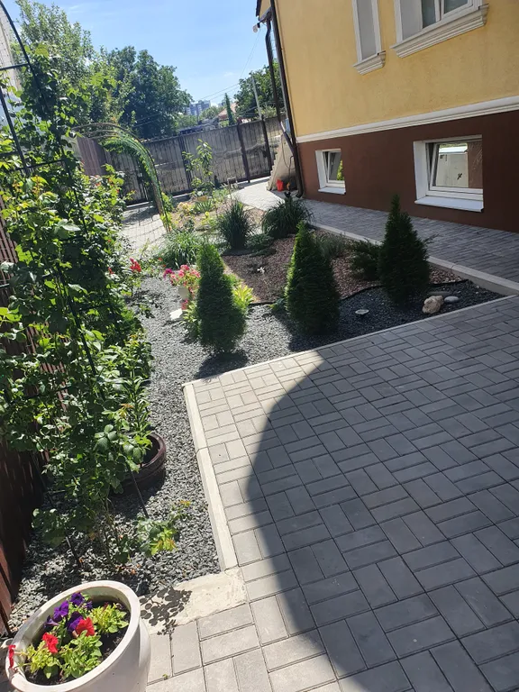 Уютная 2 комнатная квартира в центре с двориком