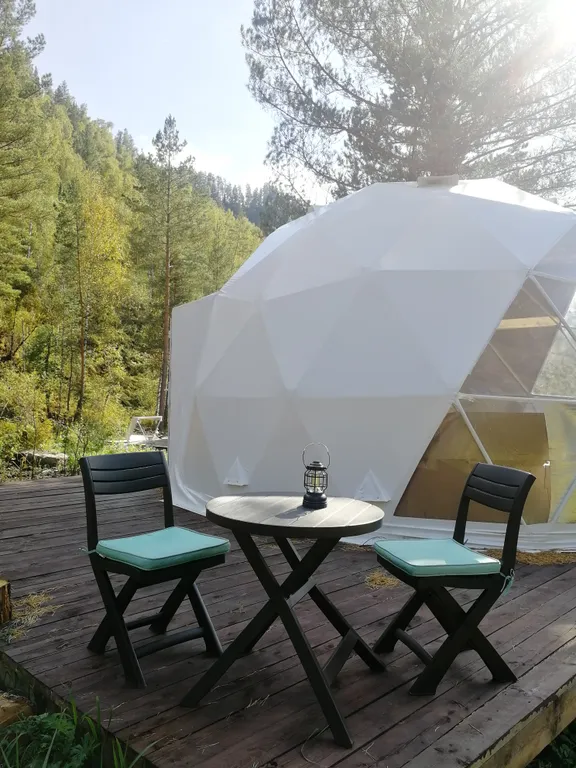 Шатер купольный в горах