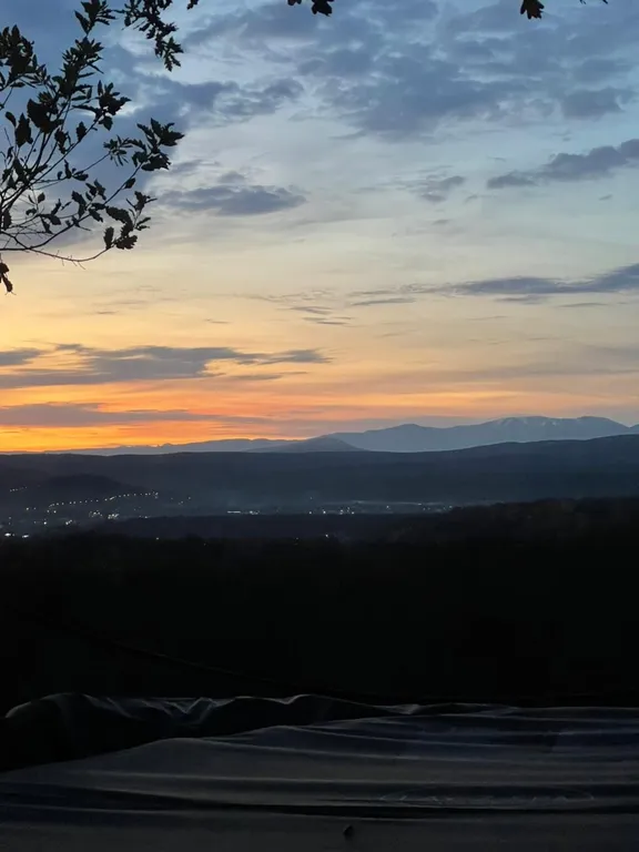 Премиум-отдых: панорамный купол и горячий бассейн-джакузи