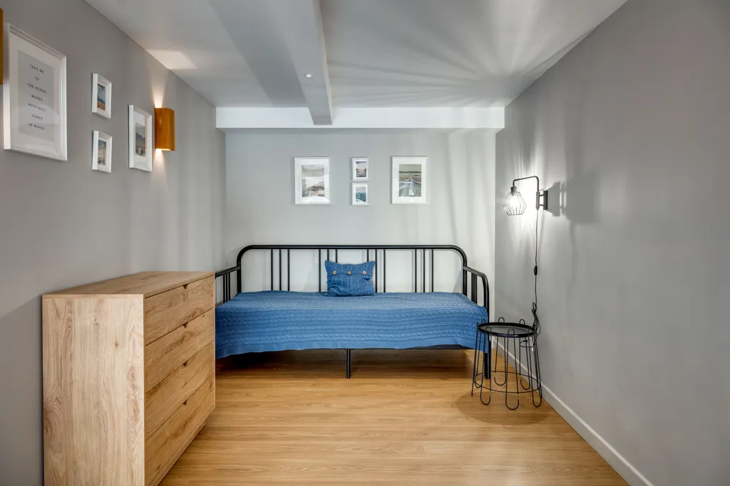 Однокомнатная двухуровневая современная квартира