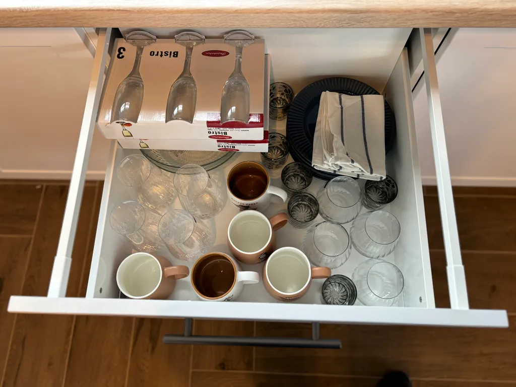 Уютный дом в скандинавском стиле с видом на озеро