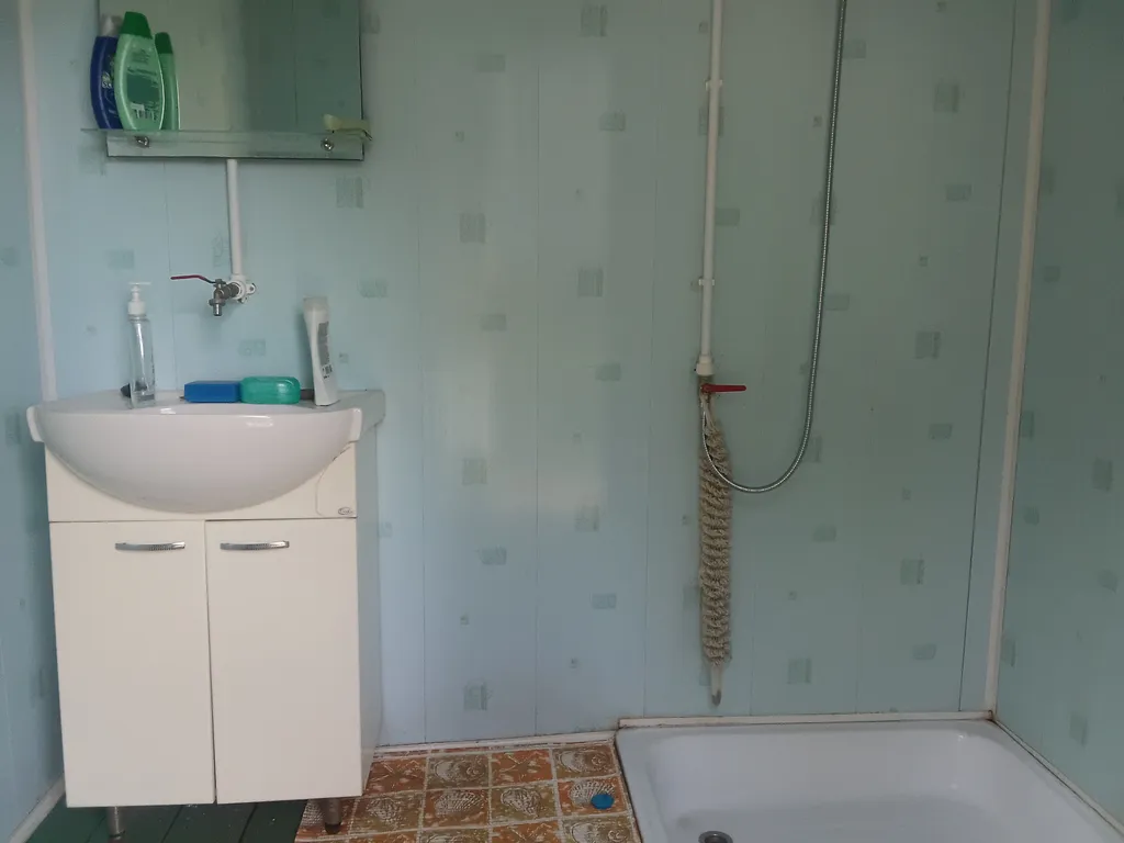 Коттедж Коттедж Уютная дача в саду — Вялки