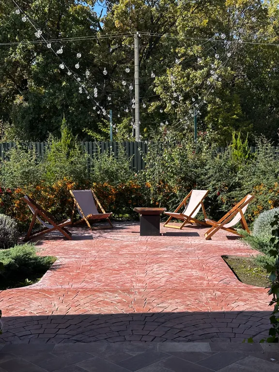 Villa Rai, уют и отдых в окружении дубового леса с теплым бассейном