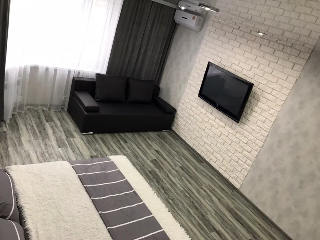 Однокомнатная квартира с дизайнерским ремонтом