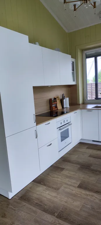 Дом с панорамными окнами в стиле Barn House