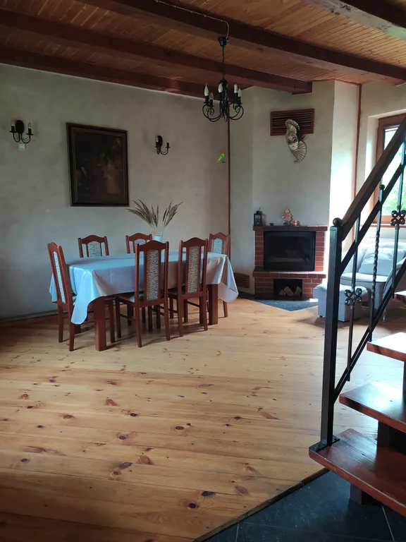 Уютный дом с камином у самого моря