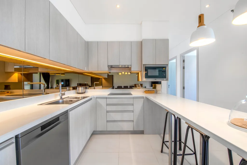 Три спальни с видом на море и озеро