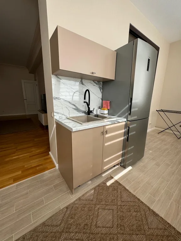 Уютная евродвушка с новым ремонтом на первой береговой линии