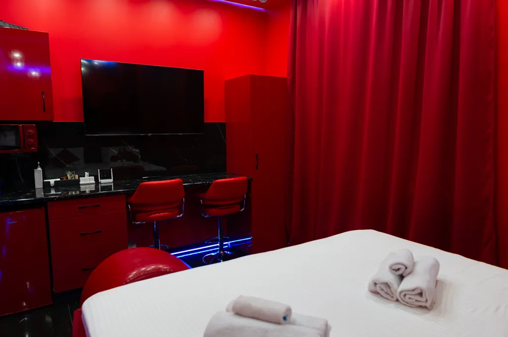 Poмaнтичeский апартамент с темaтичеcким интеpьеpом