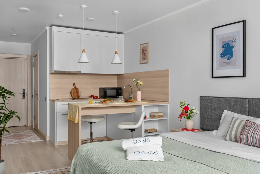 YES Апарт-Отель  King-Size кровать кухня вид на Ботанический сад