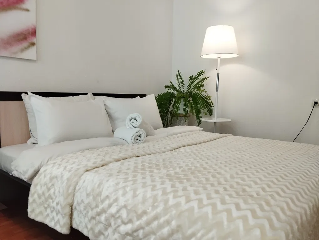 Светлая квартира в самом центре у площади Победы — аренда посуточно в Витебск