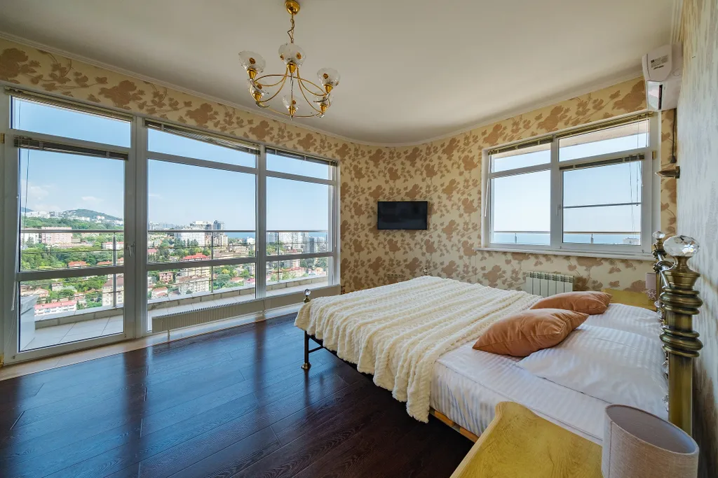 Видовая квартира с сауной и джакузи в центре