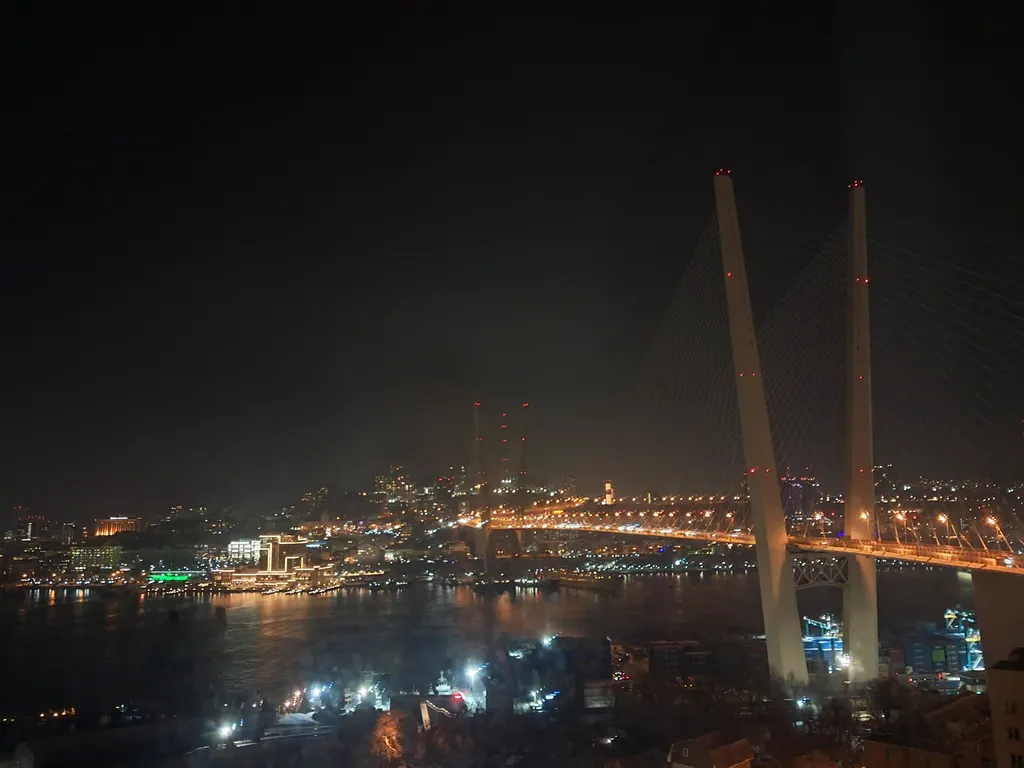 Новый панорамный апартамент с видом на море и Золотой Мост