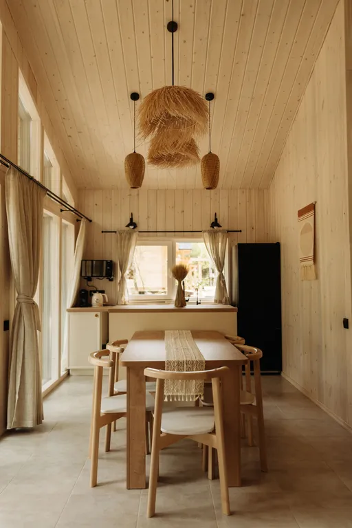 Барнхаус в стиле бохо в сосновом лесу