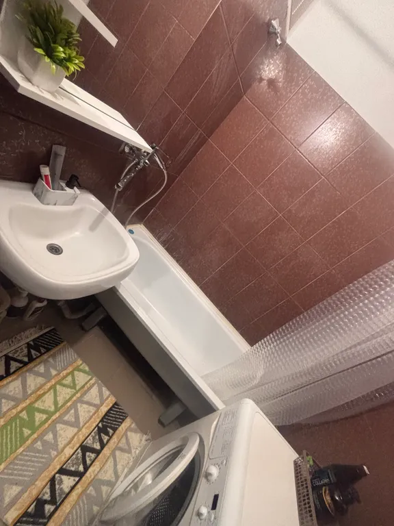 Теплая, просторная, уютная однокомнатная квартира с горячей водой