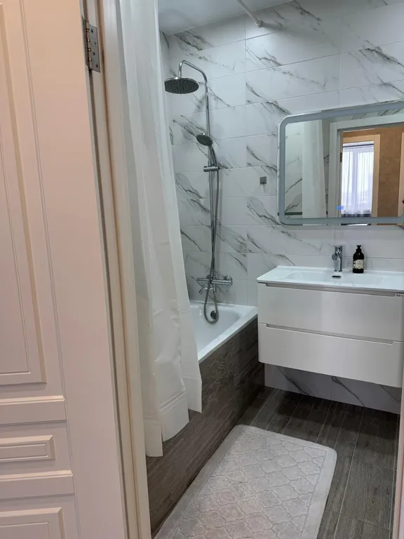 Трёшка с дизайнерским ремонтом в ЖК Гвардейский 2