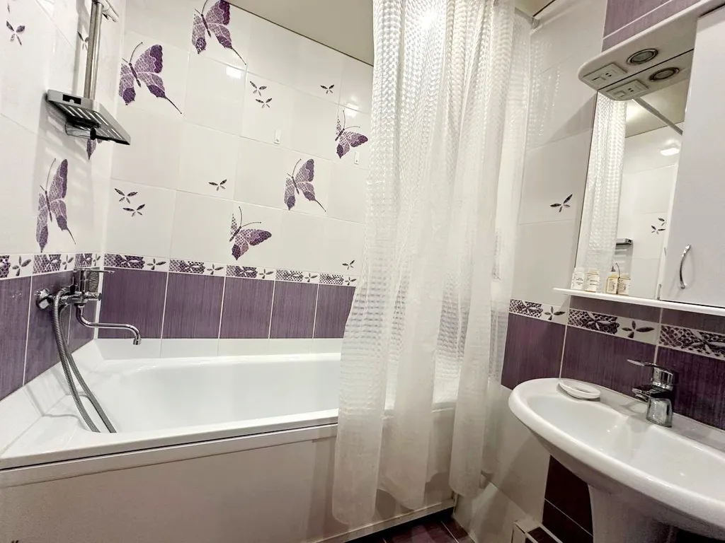 Просторная и уютная евродушка