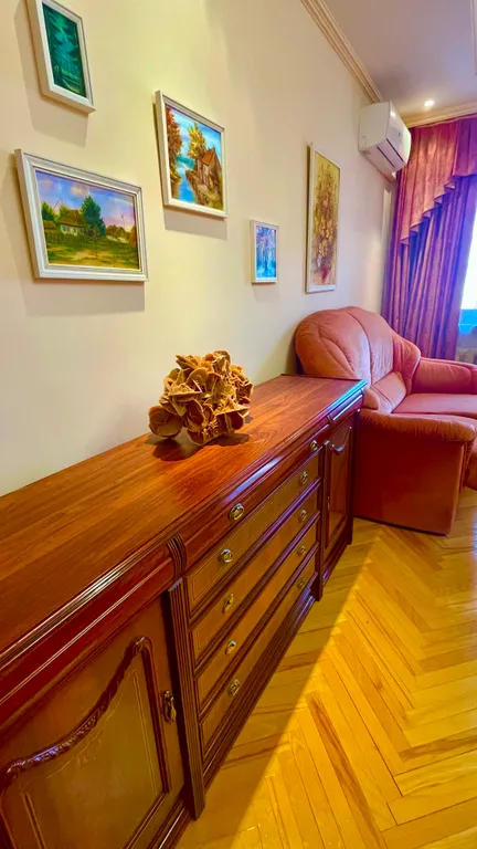 Просторная трешка в центре