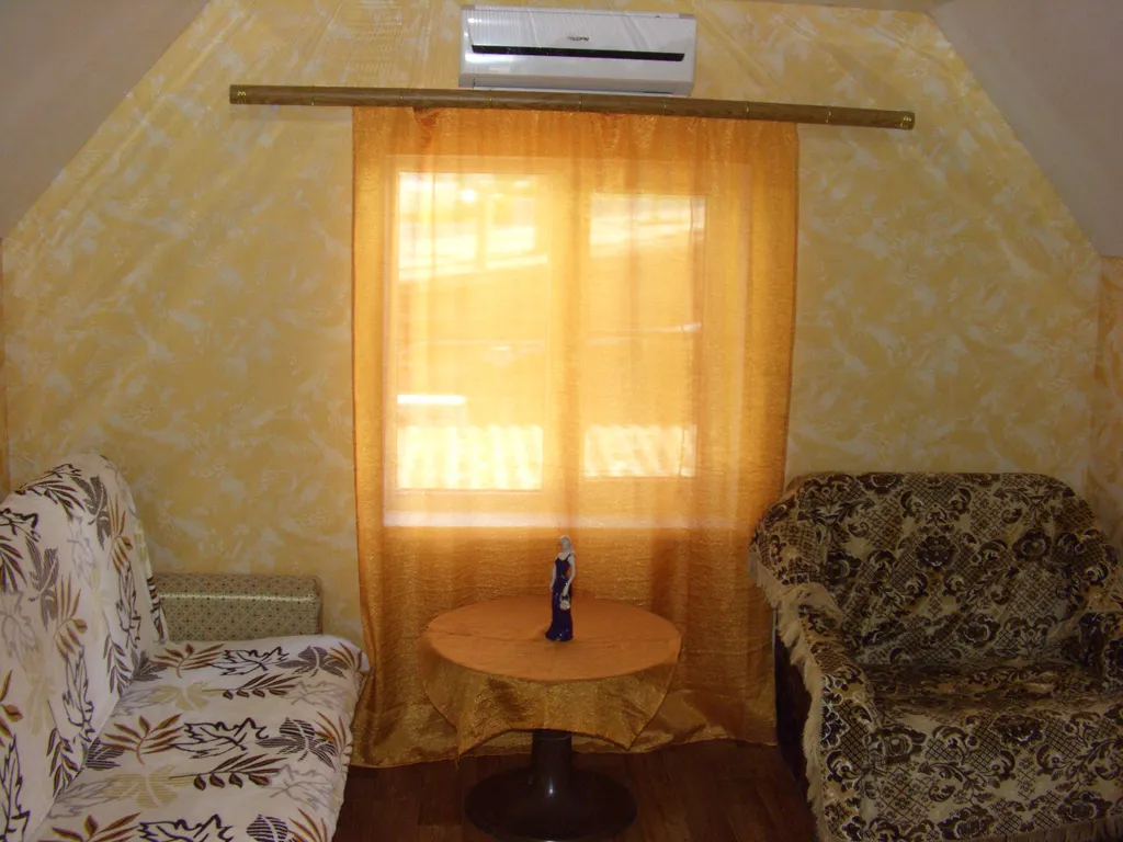 Коттедж Коттедж Уютный индивидуальный гостевой номер — Ейск