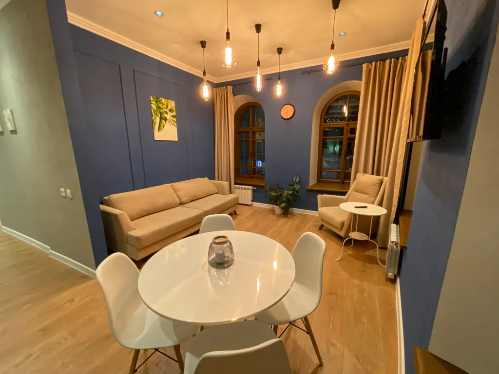 Квартира с отдельной спальней в центре