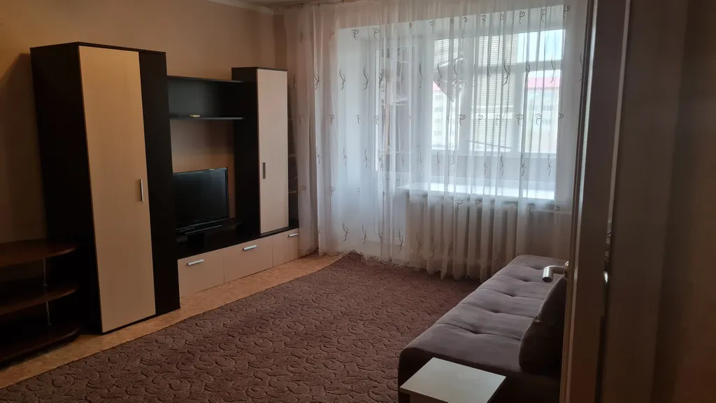 Квартира В центре ишима! Просторная 3-комн. Для командировок и семьи — аренда посуточно в Ишим