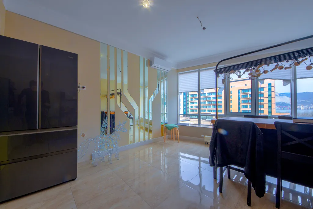 Стильная квартира на набережной