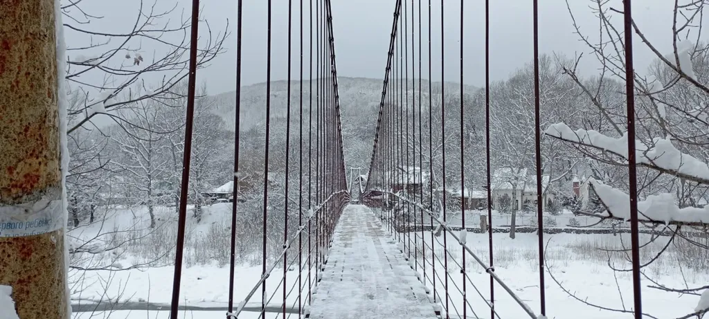 Романтик у реки