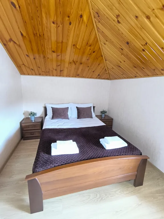 Квартира Четырехместный номер Стандарт (мансарда 4 этаж) — аренда посуточно в Дивноморское