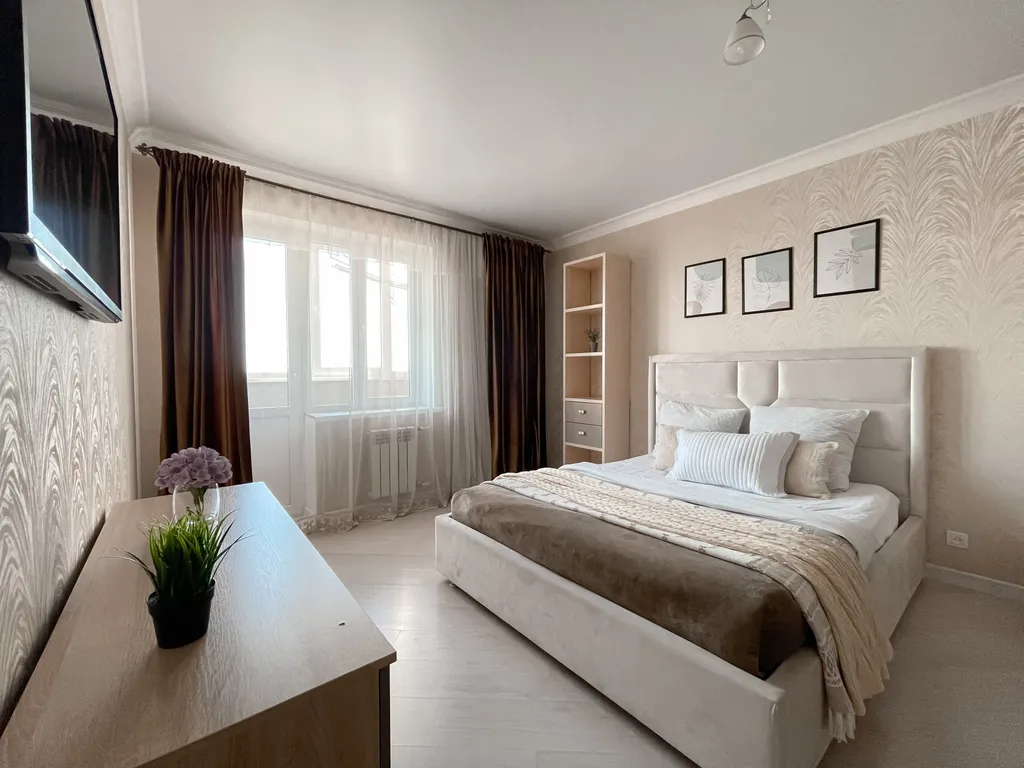 Современная квартира с видом на реку Кутум