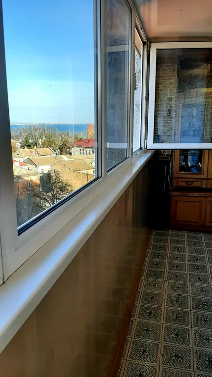 Уютная квартира в центре города с видом на море