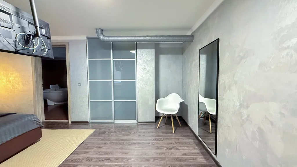 Квартира Апартаменты лофт с джакузи — Екатеринбург