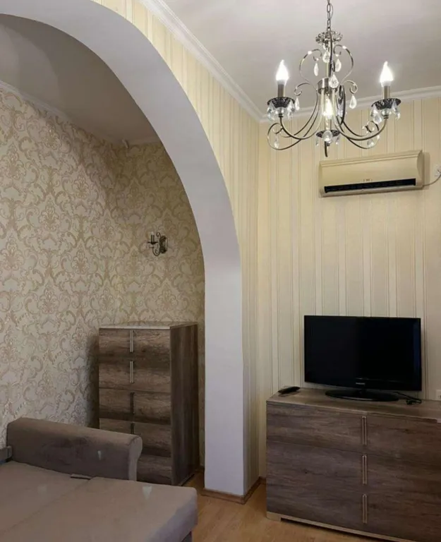 Уютная двухкомнатная квартира с беседкой