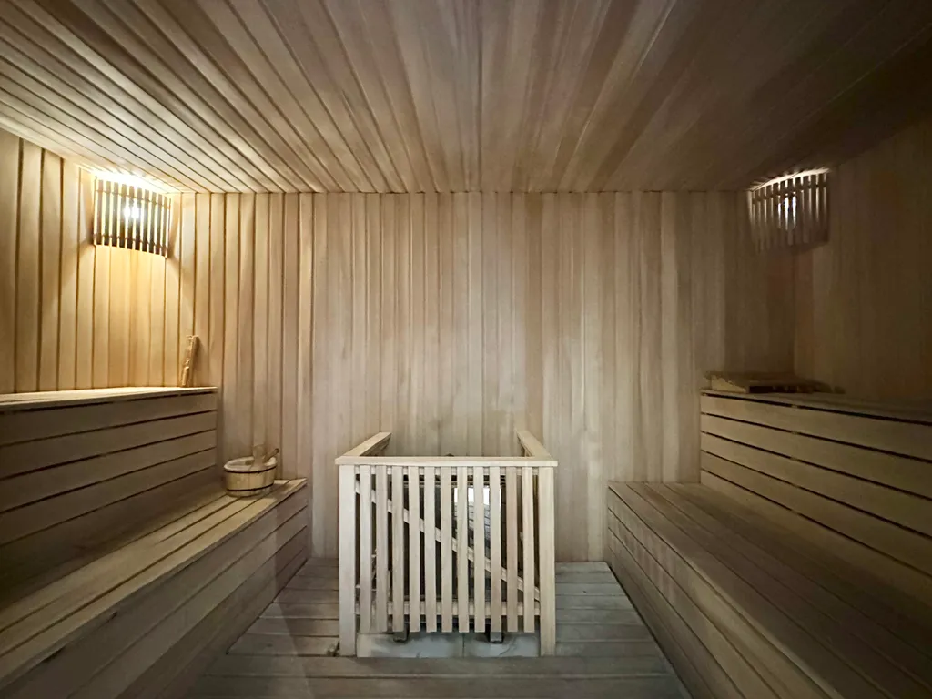 Стильная студия с видом на море и закаты