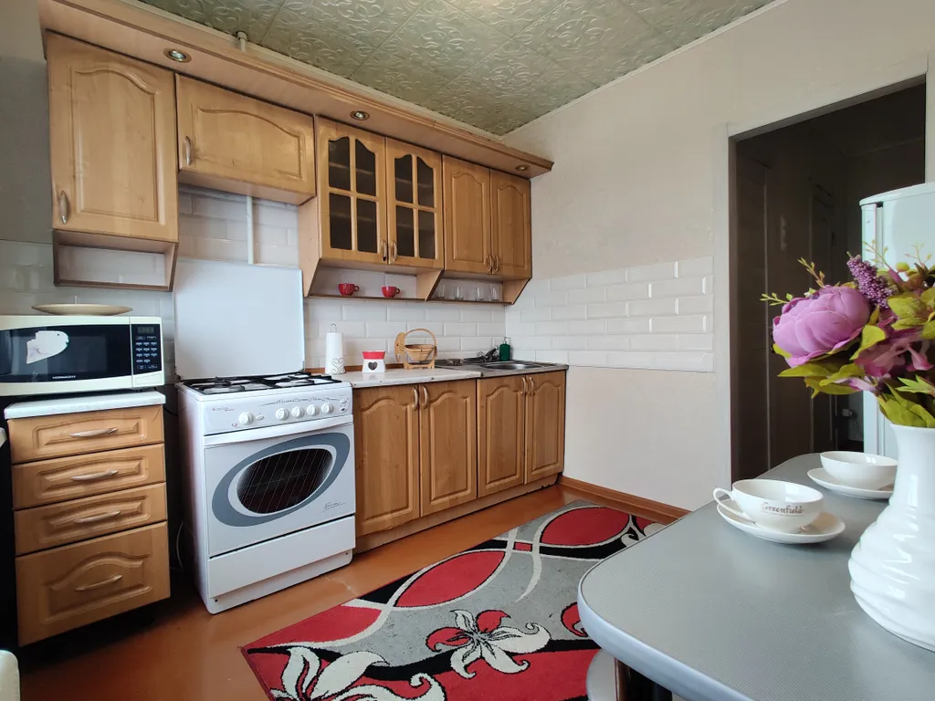 2-комнатная, 5 раздельных мест возле гипермаркета Евроопт