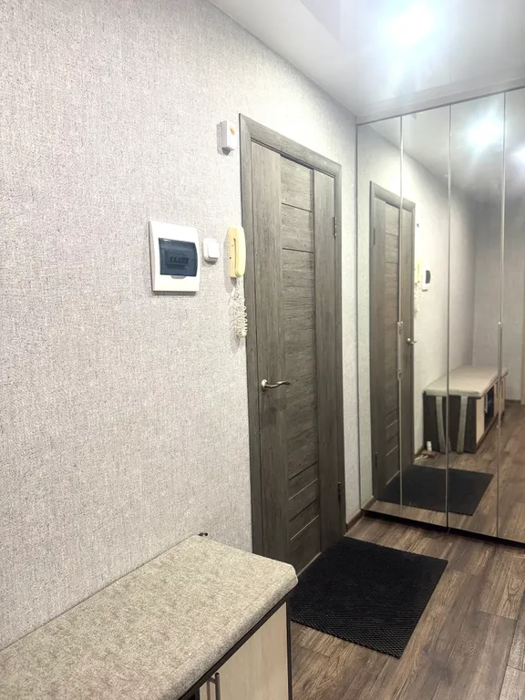 Уютная двухкомнатная квартира с видом на пруд