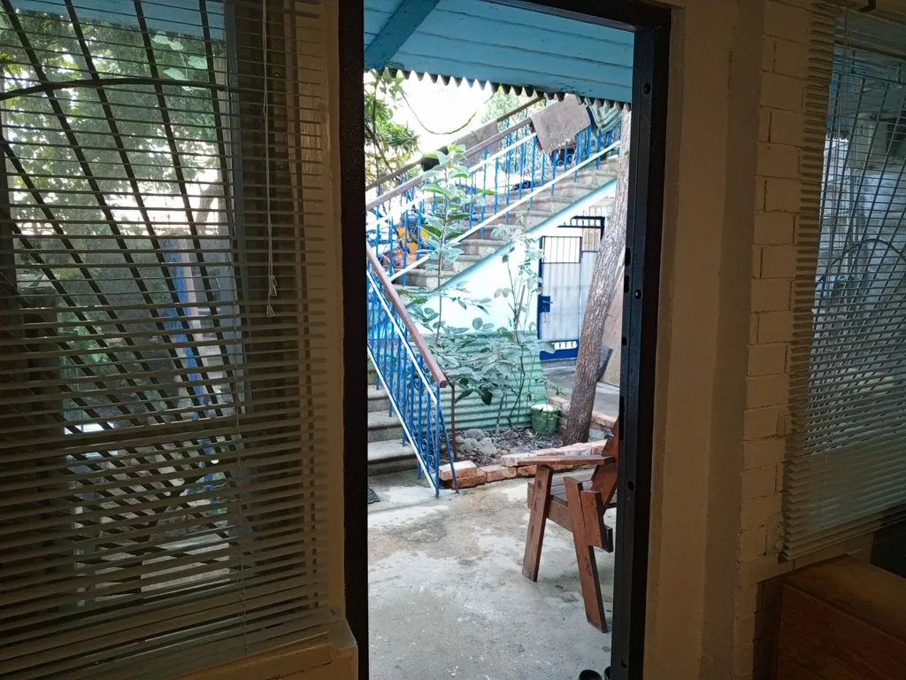 Квартира Отдельная комната с удобствами и двориком в центре — Сухум