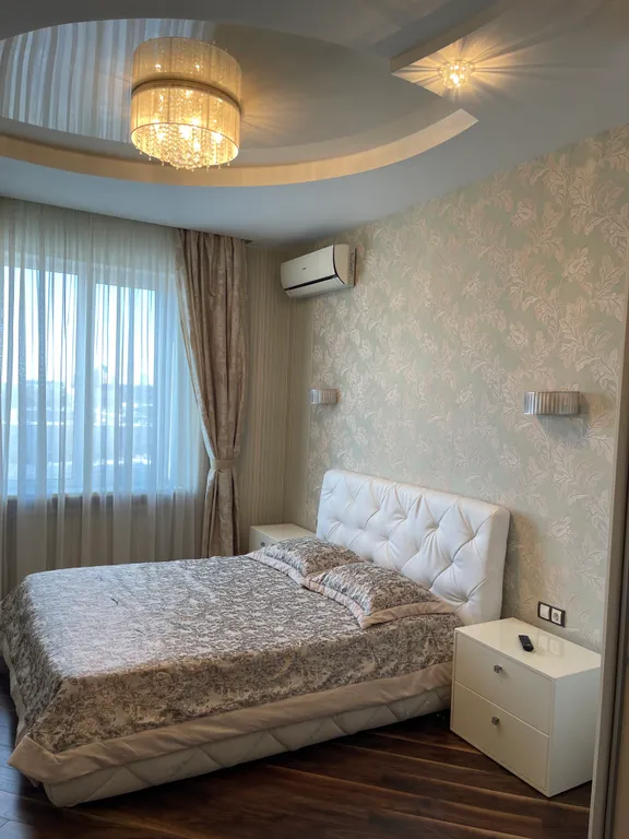 Элитная квартира с джакузи и прекрасным видом на город в самом центре