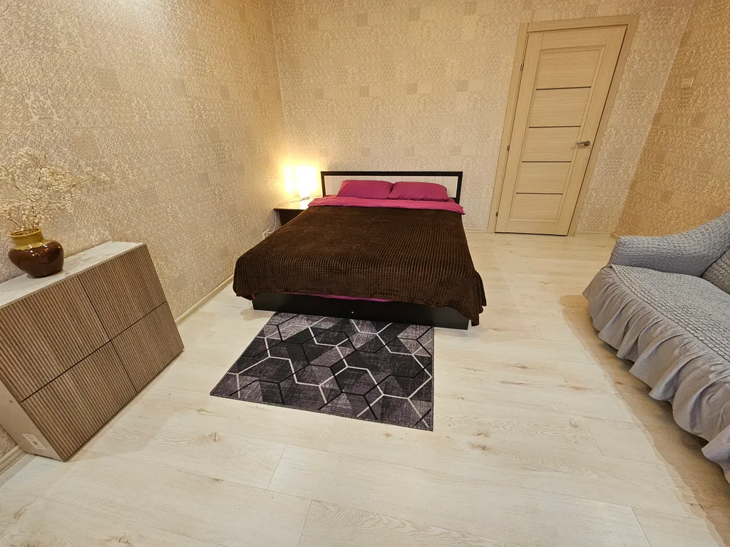 Уютная квартира у метро, 5 минут