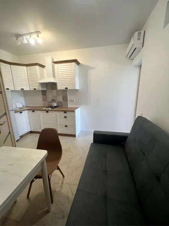 Дом с тремя апартаментами с видом на горы и море