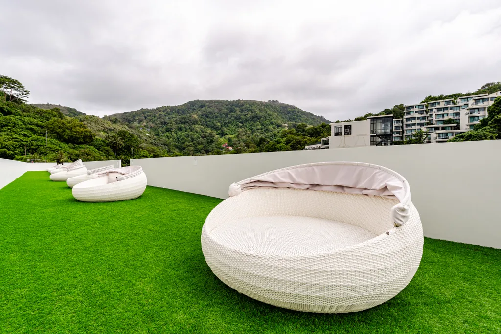 Новые апартаменты с видом на море у пляжа Карон