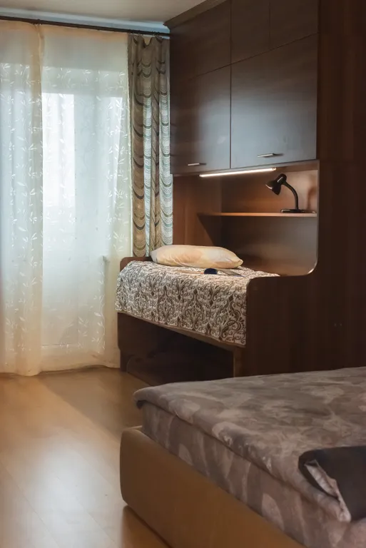 Двухуровневая трёхкомнатная квартира возле моря