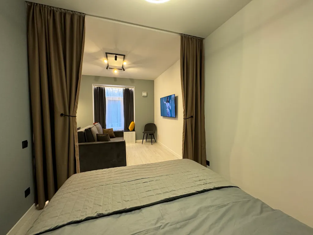 Апартаменты-студия в центре города в новом дoме бизнec-клаcса