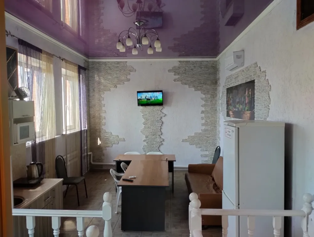 Жилой дом с баней и бассейном