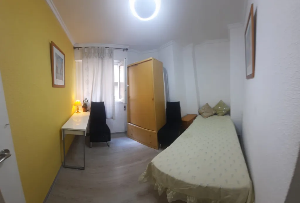 Уютная комната в квартире на море